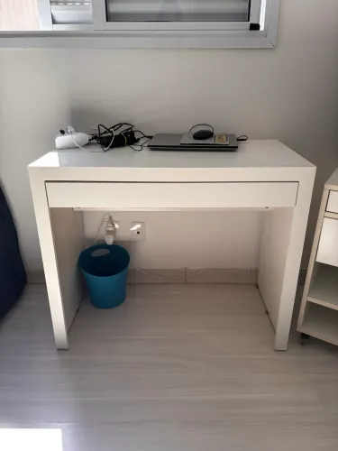Mesa de quarto