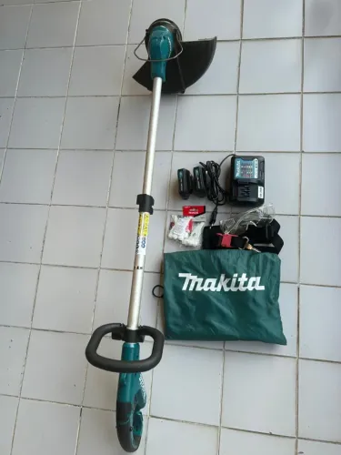 Aparador de grama UR100D marca MAKITA