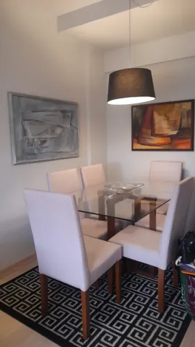 Mesa de jantar com 6 cadeiras