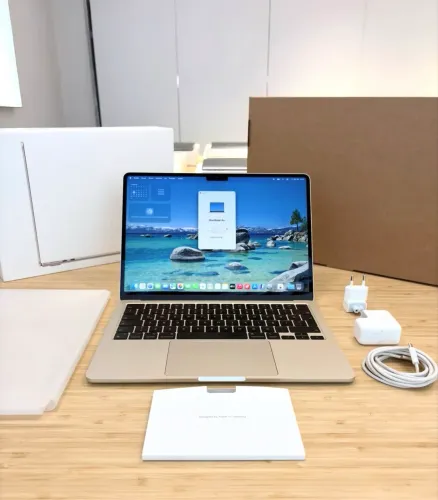 MacBook Air M2 16GB/ 256SSD