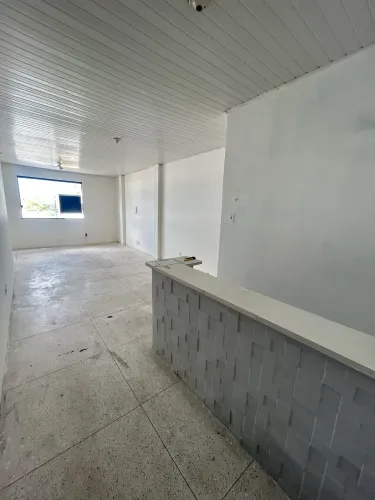 ALUGA-SE SALA COMERCIAL