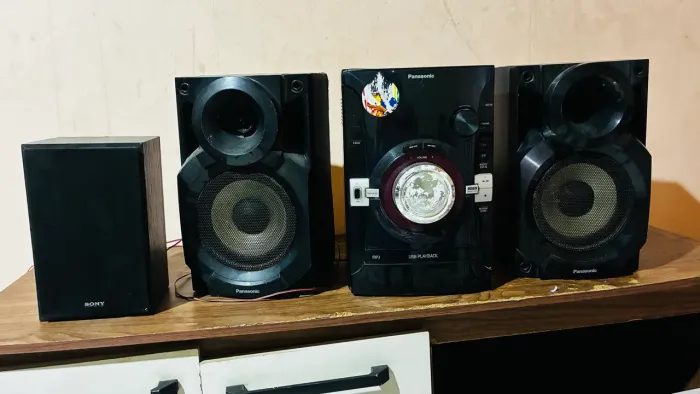 Caixas de som Panasonic + aparelhos Panasonic e Sony