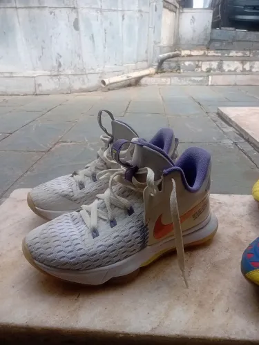 tênis Nike e chuteira mizuno, Society nike