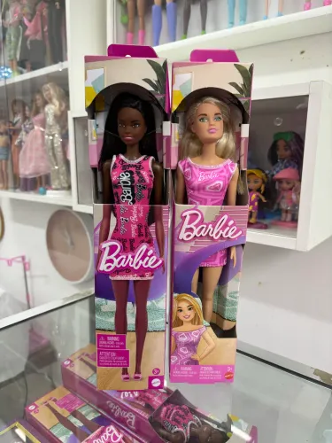 Combo 2 Barbies (negra é Teresa loira)