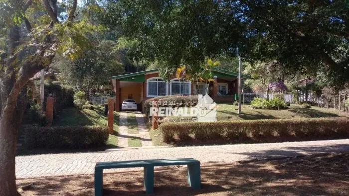 Casa com 4 dormitórios à venda, 185 m² por R$ 700.000,00 - Condomínio A Montanha - Morunga