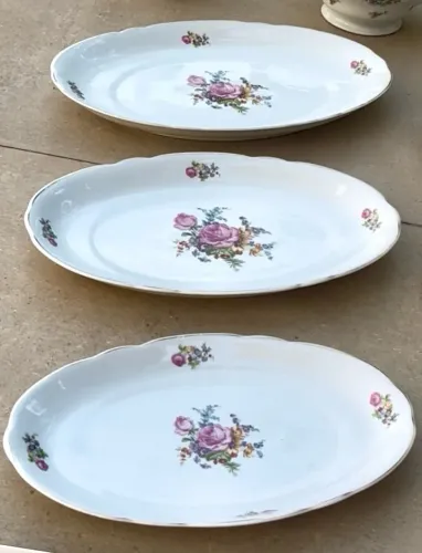 Travessas e tigelas Porcelana Real décadas de 1950 e 1960.