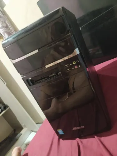 Vendo gabinete usado, funcionando perfeitamente. (Pra vender rápido, abaixo o preço)