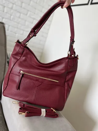Bolsa feminina vinho nova - perfeita para o dia a dia