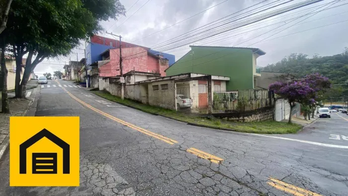 Casa térrea com 3 dormitórios à venda, 205 m² por R$ 650.000 - Vila Emílio - Mauá/SP