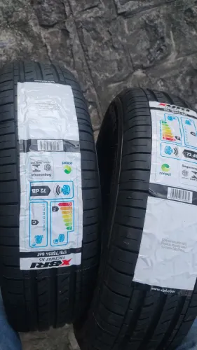 2Pneus 175 75 14 $ 500 os 2