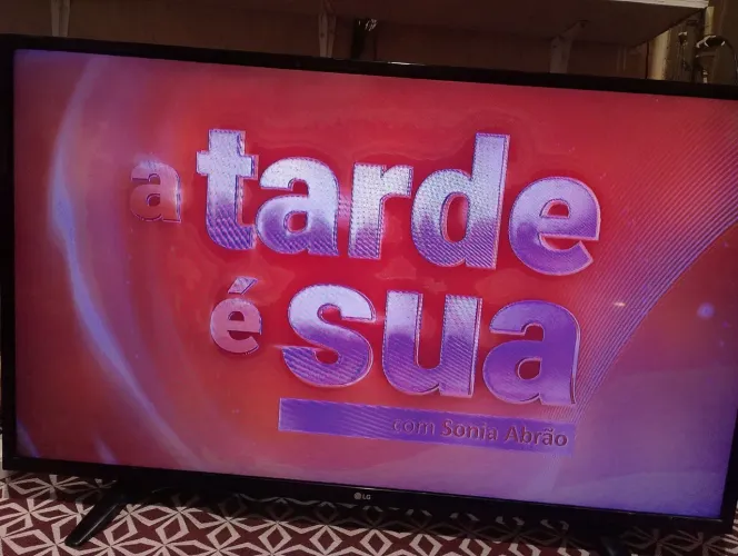 tv LG 43" n SMART + pezinhos funcionando LEIAM 