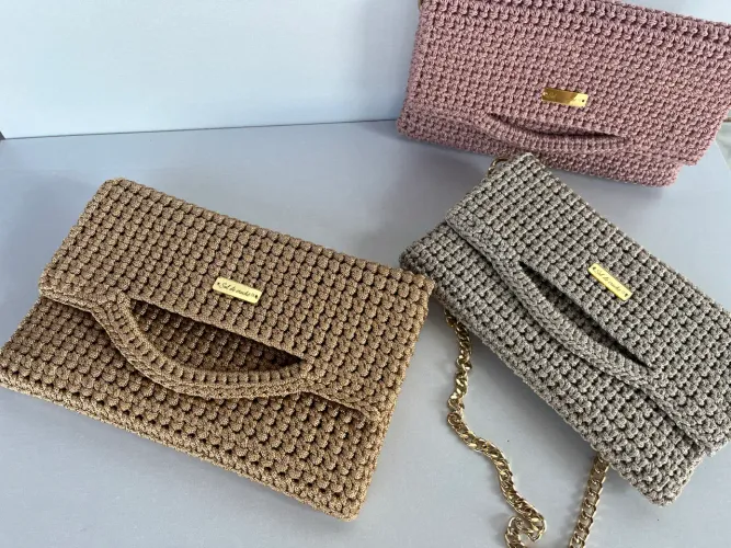 Bolsa Clutch em crochê Festa