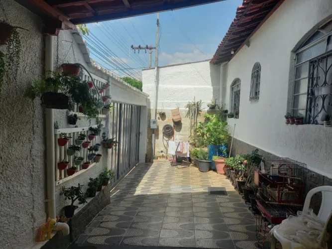 Casa de dois Quartos no Bairro Jardim Guanabara, Belo Horizonte.
