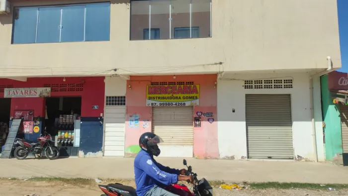 Aluga-se ponto comercial