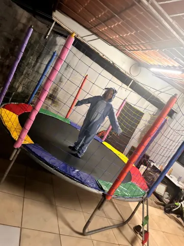 Locação de pula pula e maquina de algodão doce