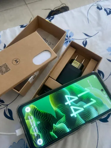 Moto G 35 completo na garantia