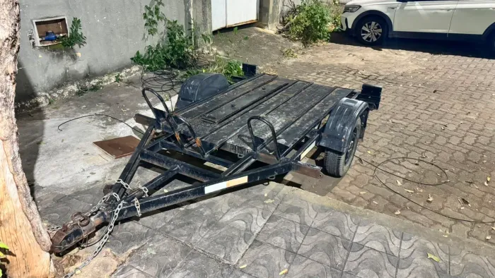 Carretinha Reboque para Transporte de Motos em Excelente Estado