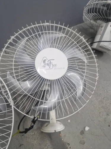 Ventilador de parede Bivolt com controle