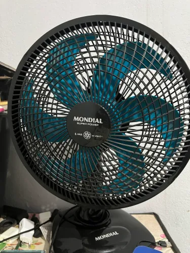Vende-se esse ventilador super conservado