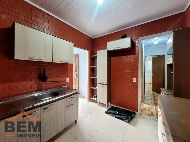Casa para alugar com 2 quartos e 74 m² no bairro Santa Regina, em Itajaí