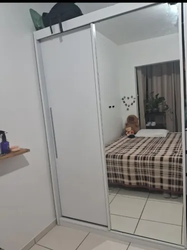 Guarda roupa de solteiro semi novo