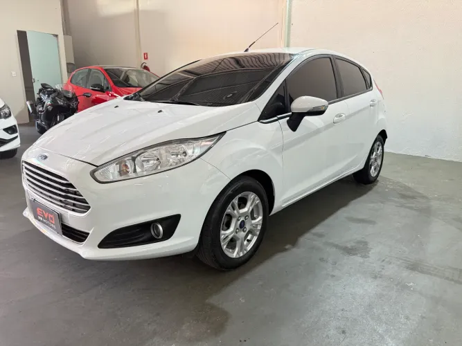 Ford Fiesta 1.6 16V Flex Aut. 5P 2014