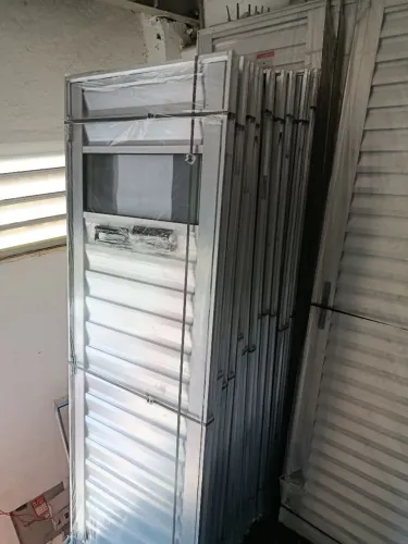 Porta pra sauna com visor. 60x1.85