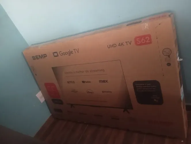 Vendo TV SEMP 55 polegadas, nunca usada, ainda na caixa e com notal! 
