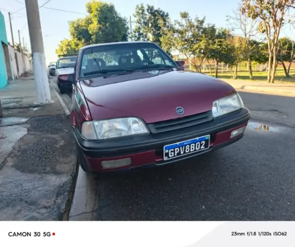 Chevrolet Monza GLS/ Hi-tech 2.0 EFI 2P E 4P (álcool) 1995