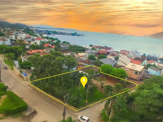 Área na Praia de Fora, Palhoça - 1.200m² - Esc/Públic - Viab. 8Pav