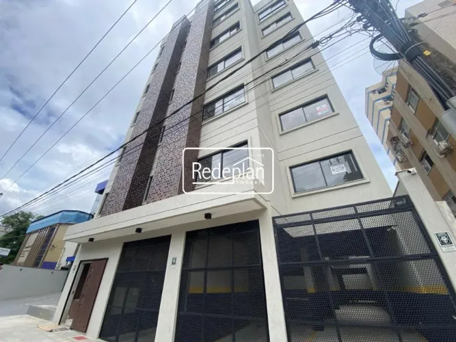 Sala Comercial com Pé Direito Duplo no Marcadu Offices - Aterrado