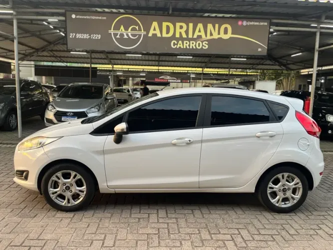 Ford Fiesta 1.6 SE Hatch 16V Flex 4P Powershift 2016