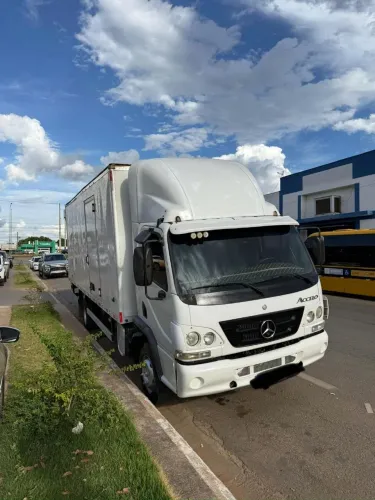 OPORTUNIDADE Mercedes-Benz Acello 815 CE