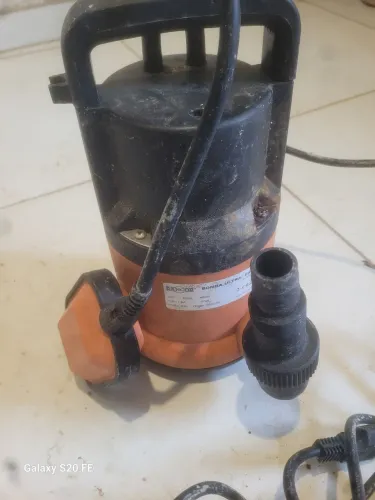 Bomba d'água sapo dancor