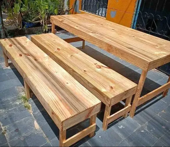 Mesa de pinos