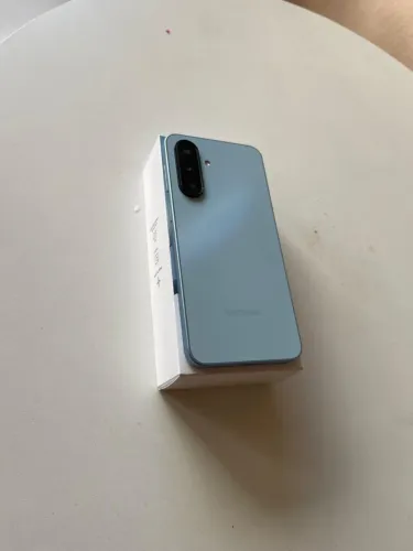 Vendo samsung A17, foi tirado da caixa dia 15/05 e nunca foi usado.