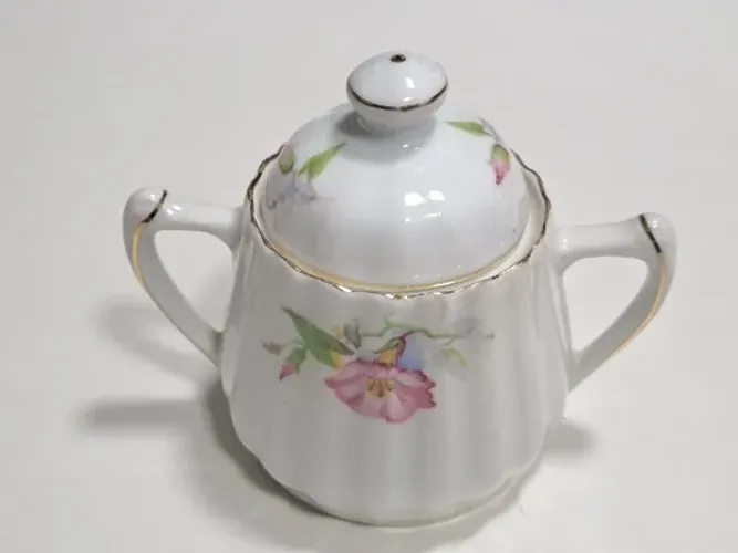 Antigo Açucareiro em Porcelana Mauá - Canelado Floral - ótimo estado de conservação