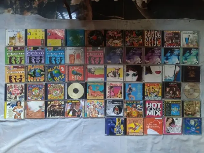 Coleção de 55 CDs de Vários Estilos