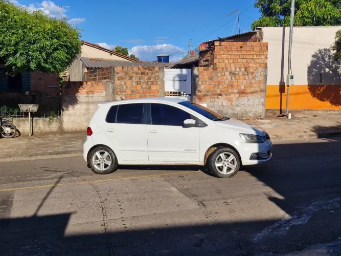 Volkswagen Fox Comfortline 1.6 Flex 8V 5P 2015
