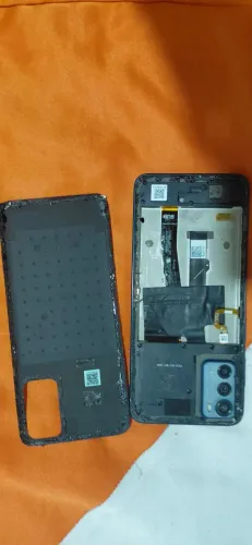 Moto g42 - retirada de peça