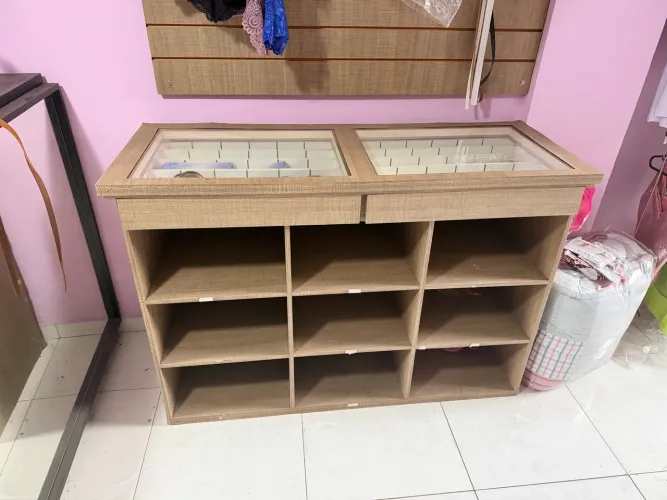 Balcão expositor madeira MDF
