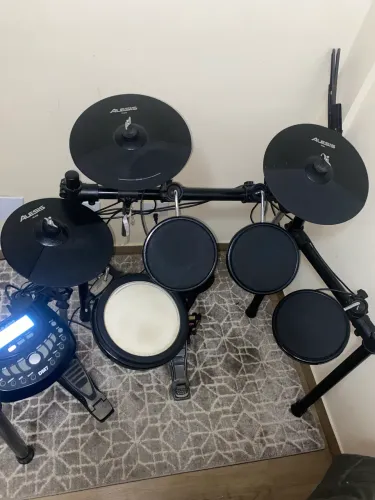 Bateria eletrônica Alesis dm7