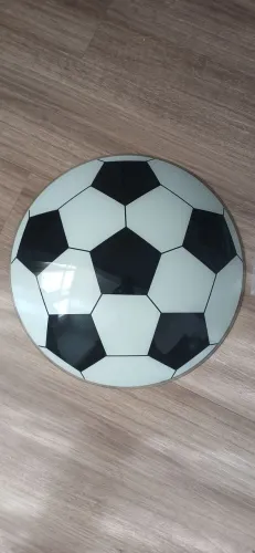 Lustre em formato de bola de futebol