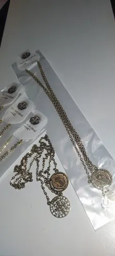 Scapulario São Bento Dourado Aço inox 316L