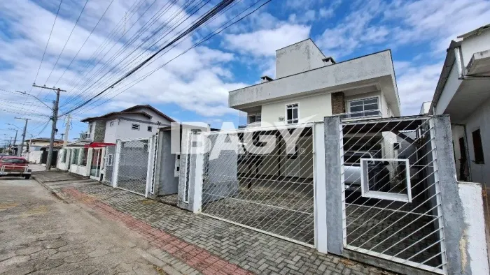 Excelente Apartamento 2 dormitório(s) em Ponte do Imaruim - Palhoça