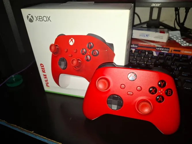 Controle Xbox Series Original Pulse Red + Caixa - Pouco Uso