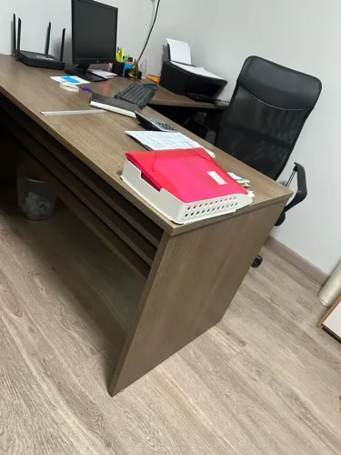 Mesa e cadeira escritório