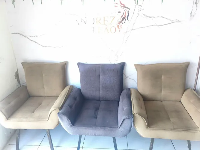 Vendo alguns móveis para salão