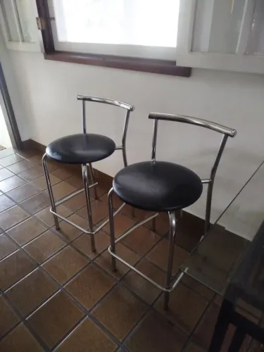 Cadeira alta para balcão