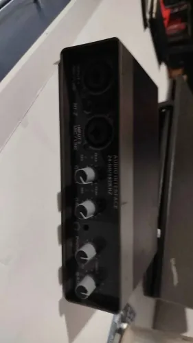 Interface de áudio (com defeito)